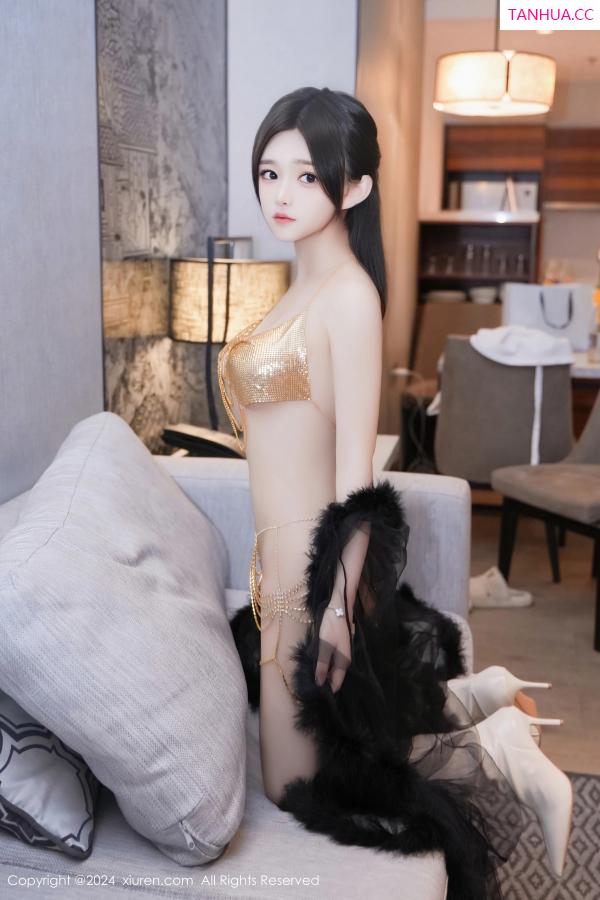   [XiuRen]高清写真图 2024.06.12 No.8686 奶茶味的包子 美腿性感第54张图片